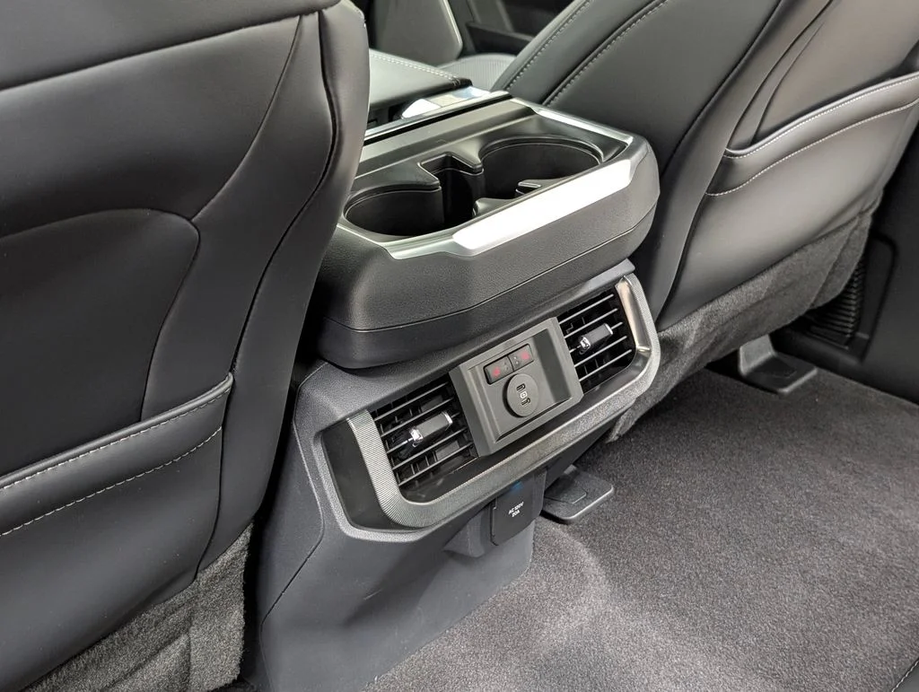 New 2026 Star White Metallic Tri-Coat Ford Platinum® image 21
