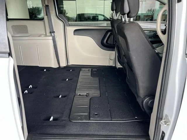 Used 2019 White Knuckle Clearcoat Dodge SE image 50