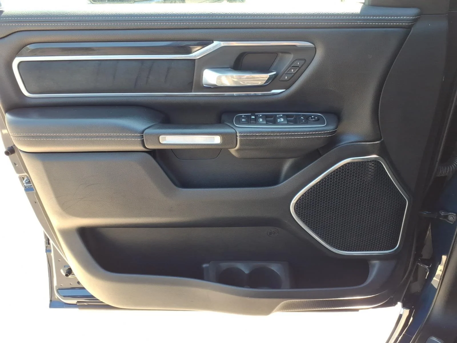 Used 2021 Patriot Blue Pearlcoat Ram Laramie image 30