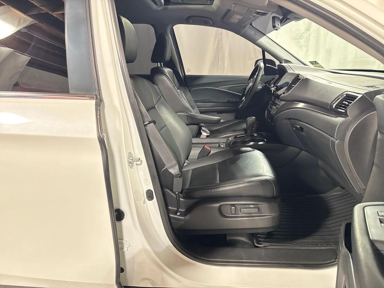 Used 2020 Platinum White Pearl Honda EX-L image 14