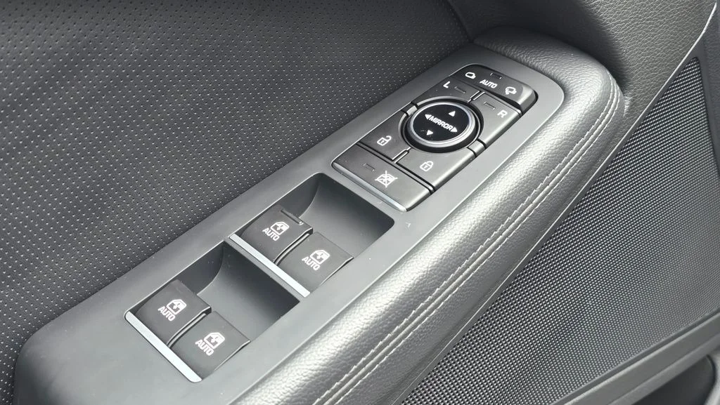 Used 2018 Gray Genesis 3.8 image 23