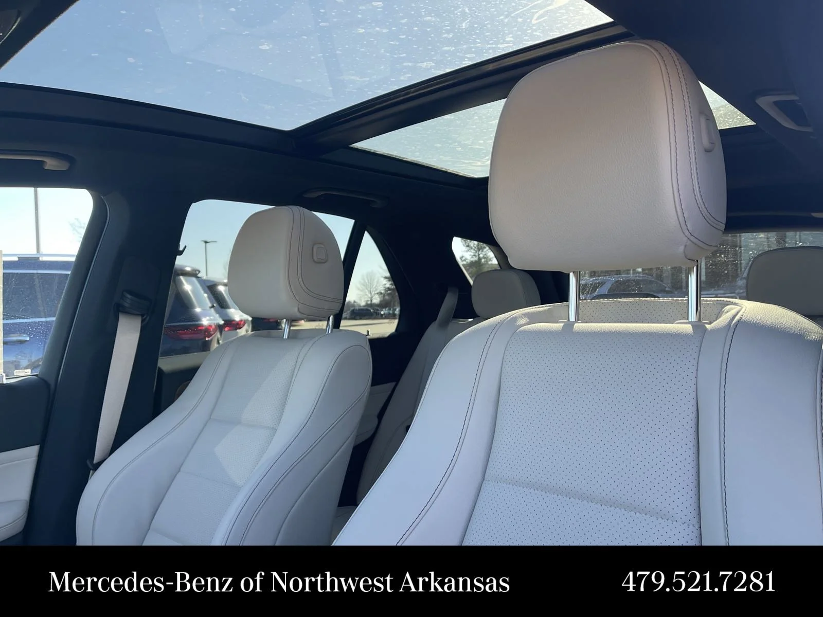 Used 2025  Mercedes-Benz  image 26