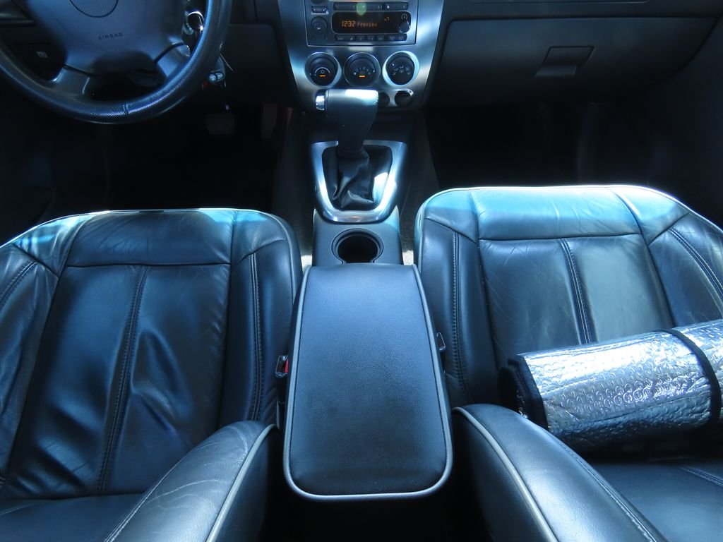 Used 2006 Boulder Gray Metallic Hummer  image 9