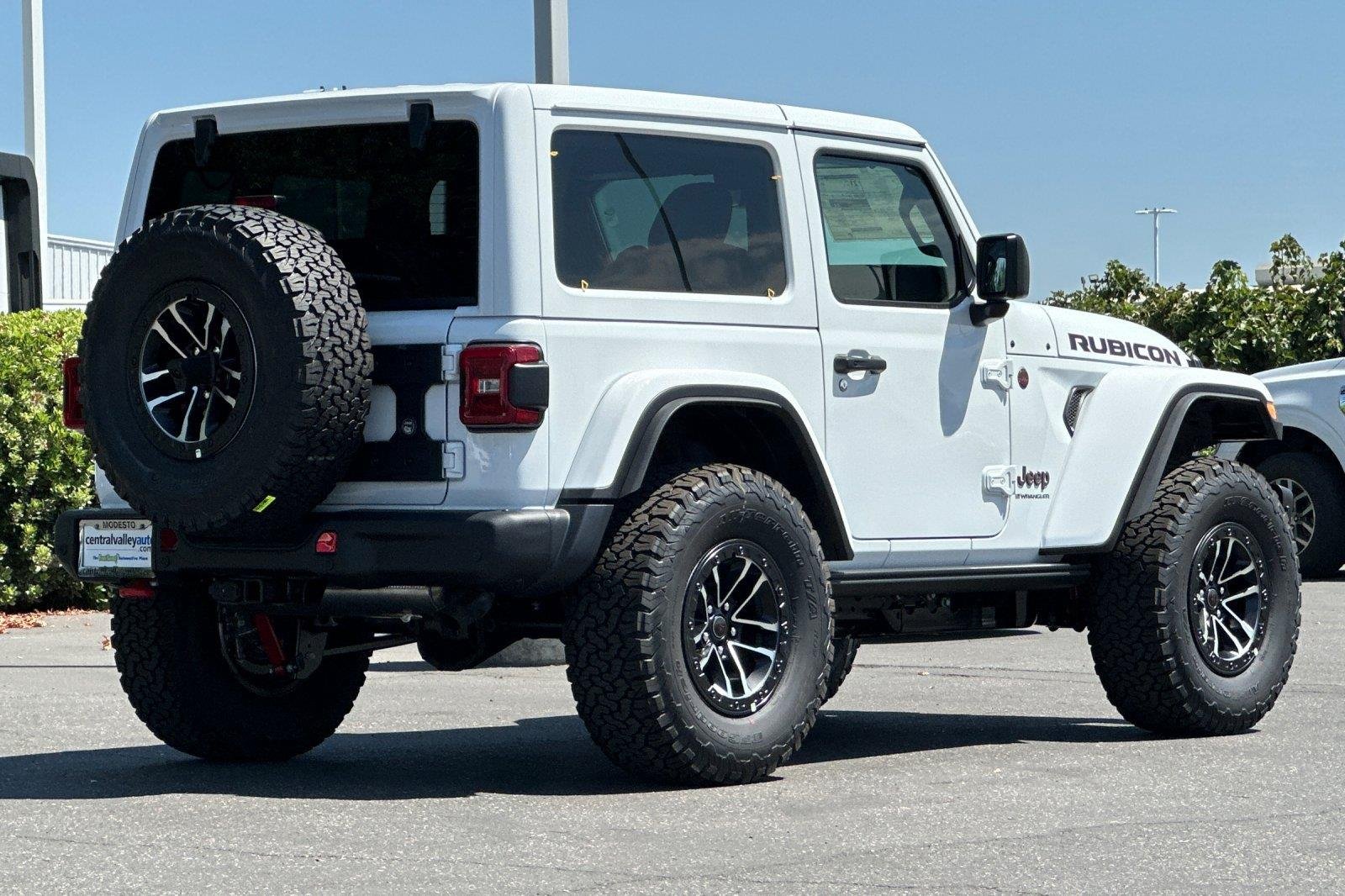 New 2026 Bright White Clearcoat Jeep Rubicon X image 4