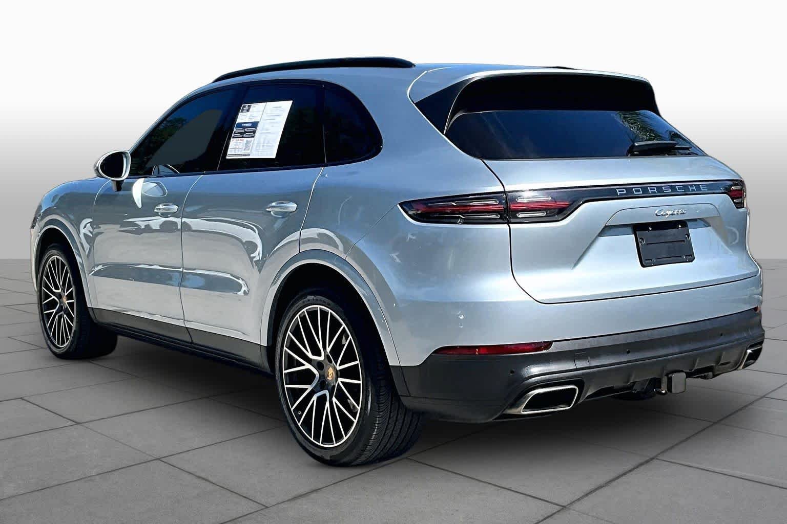 Used 2023  Porsche  image 12