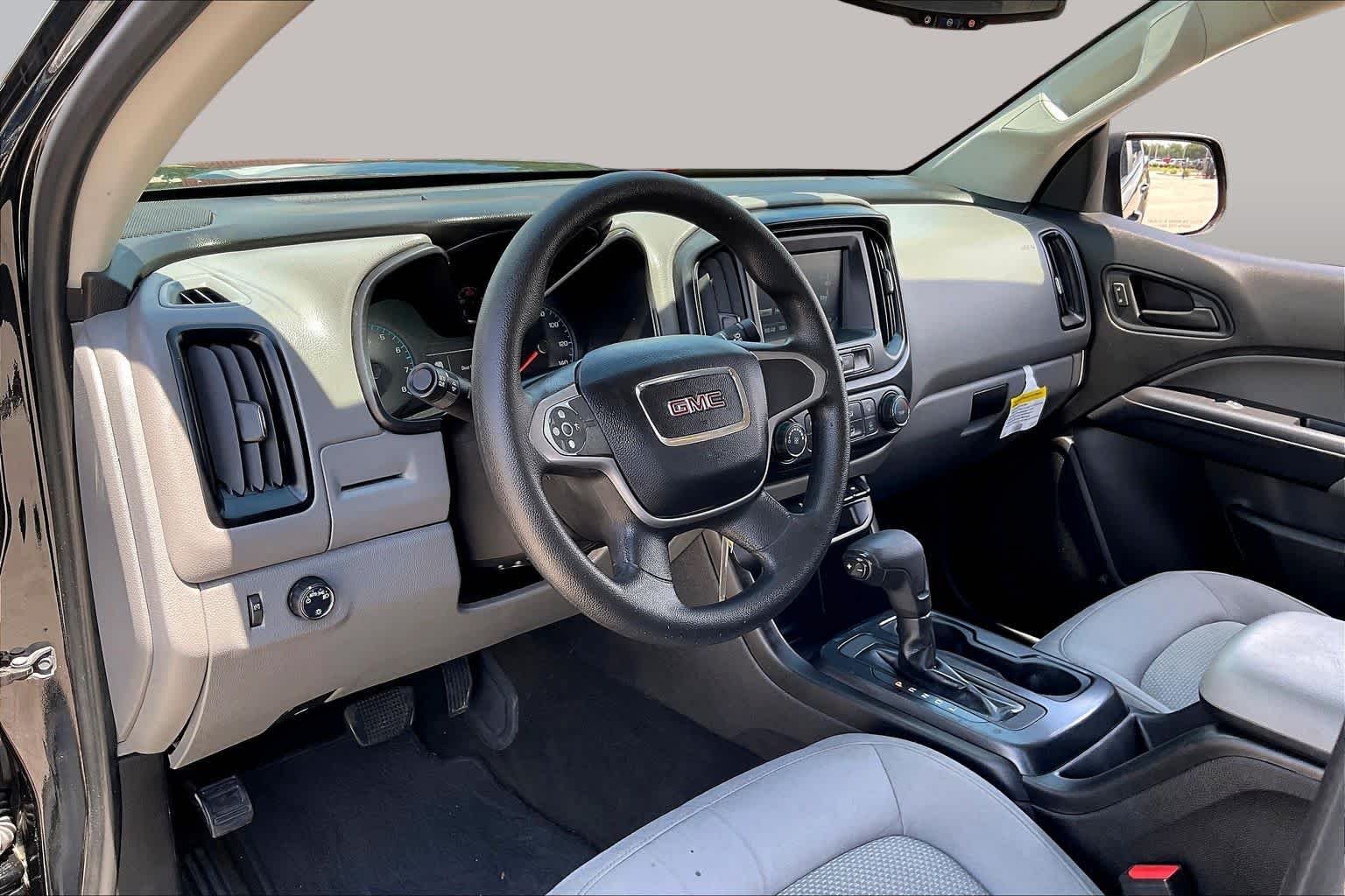 Used 2017 Onyx Black GMC 2WD image 15