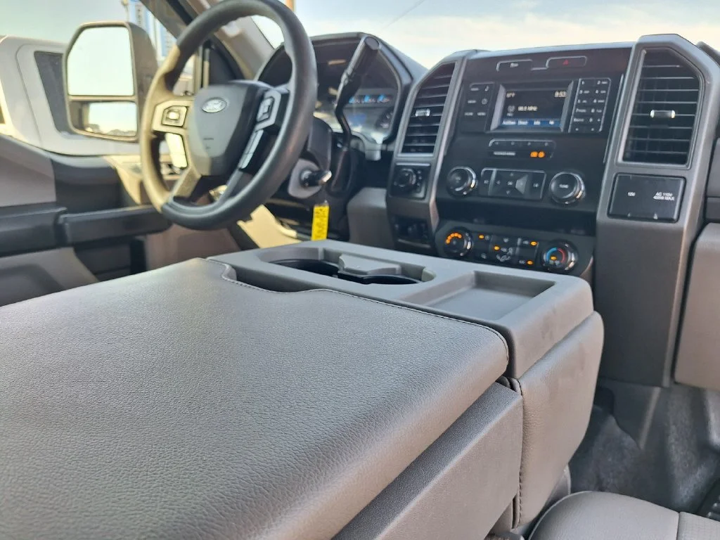 Used 2019 Oxford White Ford XL image 27