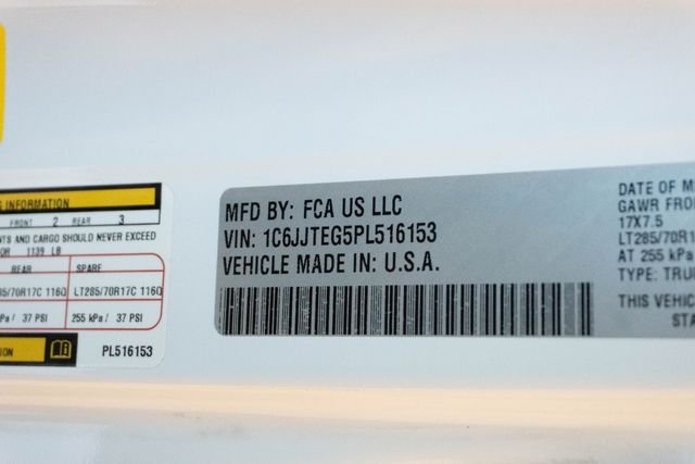 Used 2023 White Jeep Mojave image 32