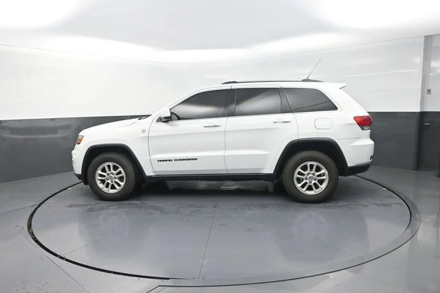 Used 2019 White Jeep Laredo E image 48