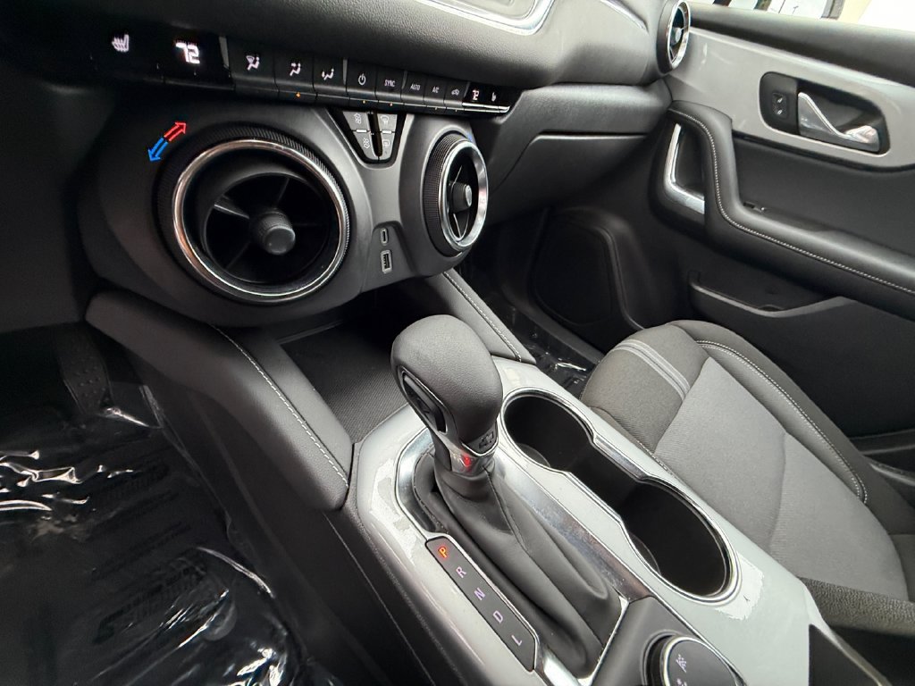 Used 2025 White Chevrolet LT image 22