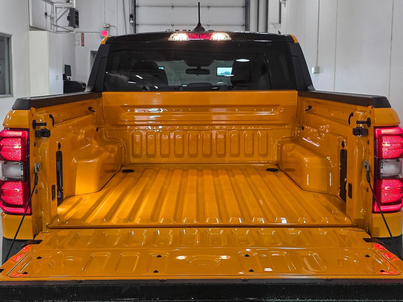 New 2026 Orange Fury Metallic Tri-Coat Ford XLT image 17