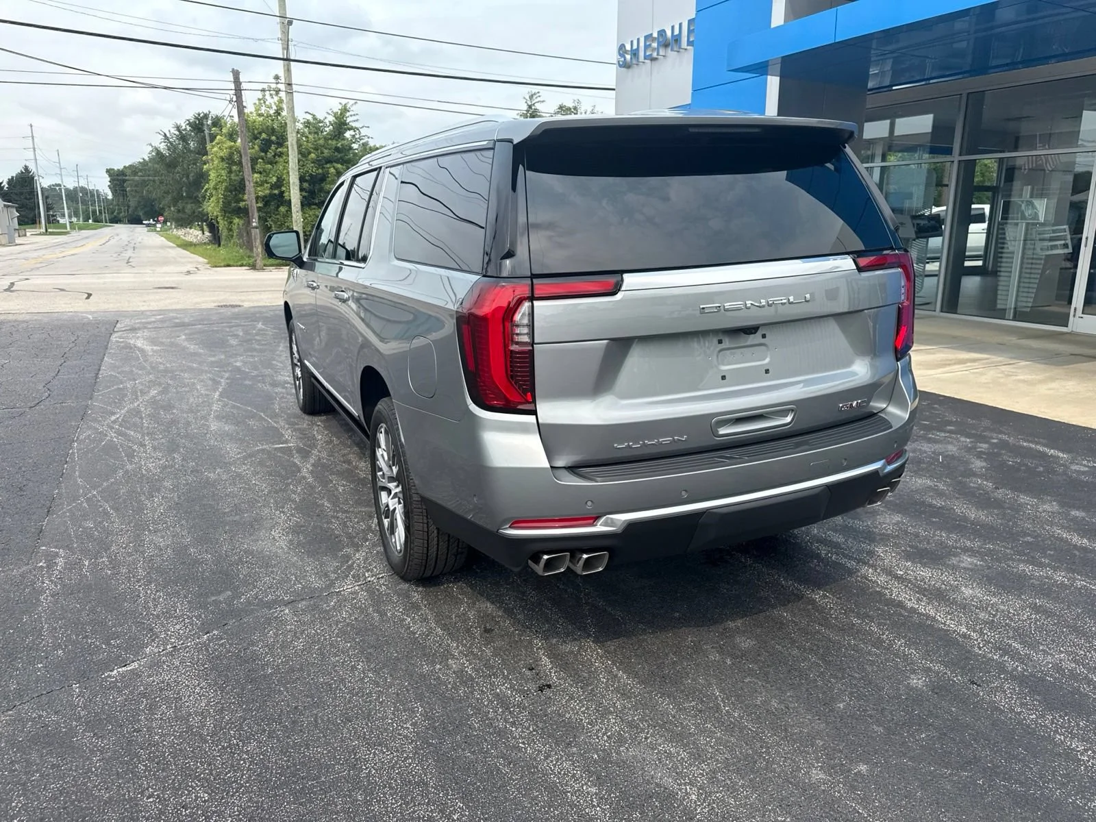 2026 GMC Yukon XL Denali - Photo 6