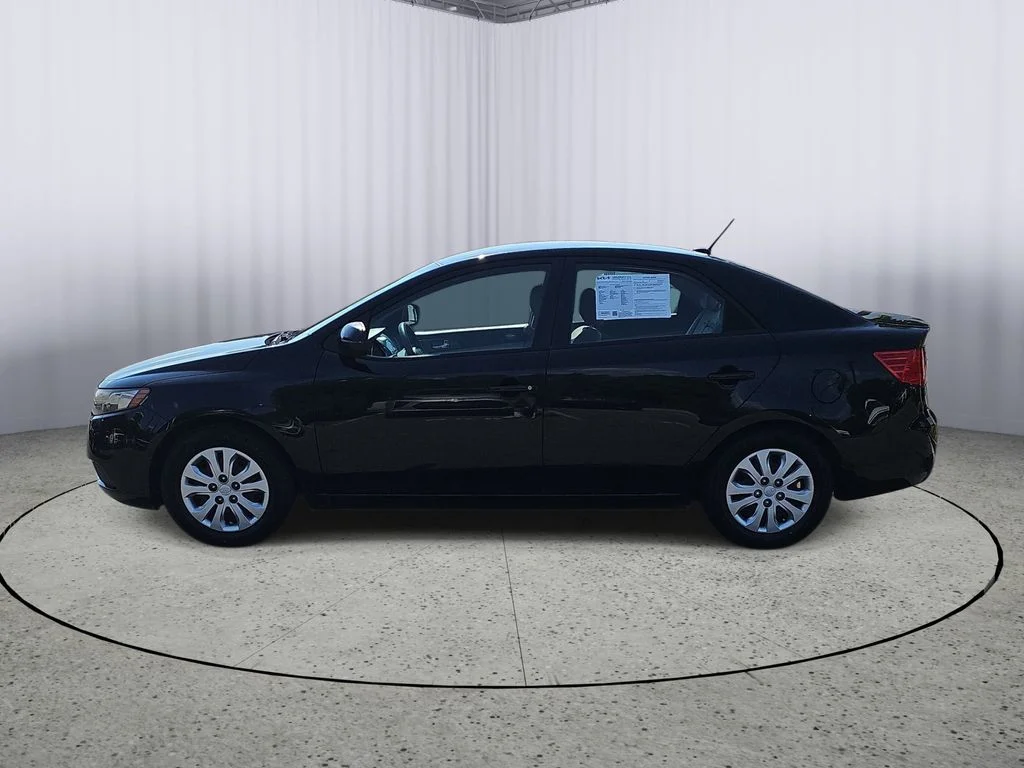 Used 2013 Black Kia EX image 6