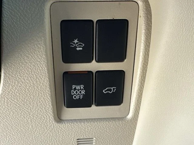 Used 2021 White Lexus 570 image 50