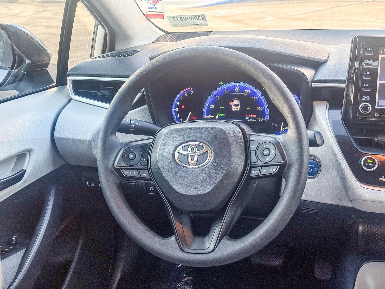Used 2022 White Toyota Hybrid LE image 17