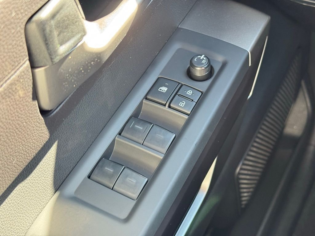 2026 Toyota Tundra SR5 - Photo 17