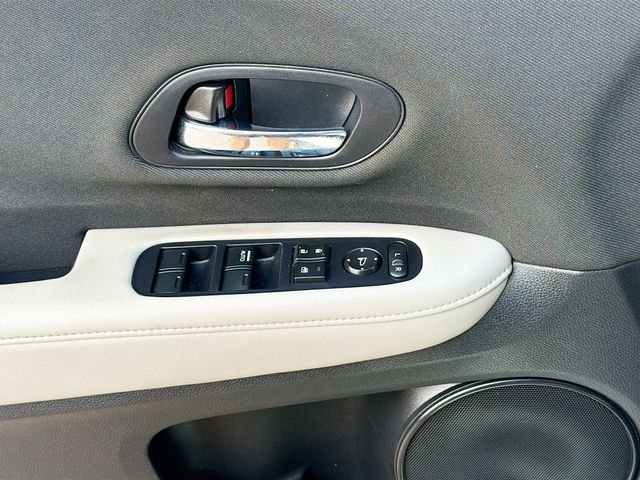 Used 2021  Honda LX image 17