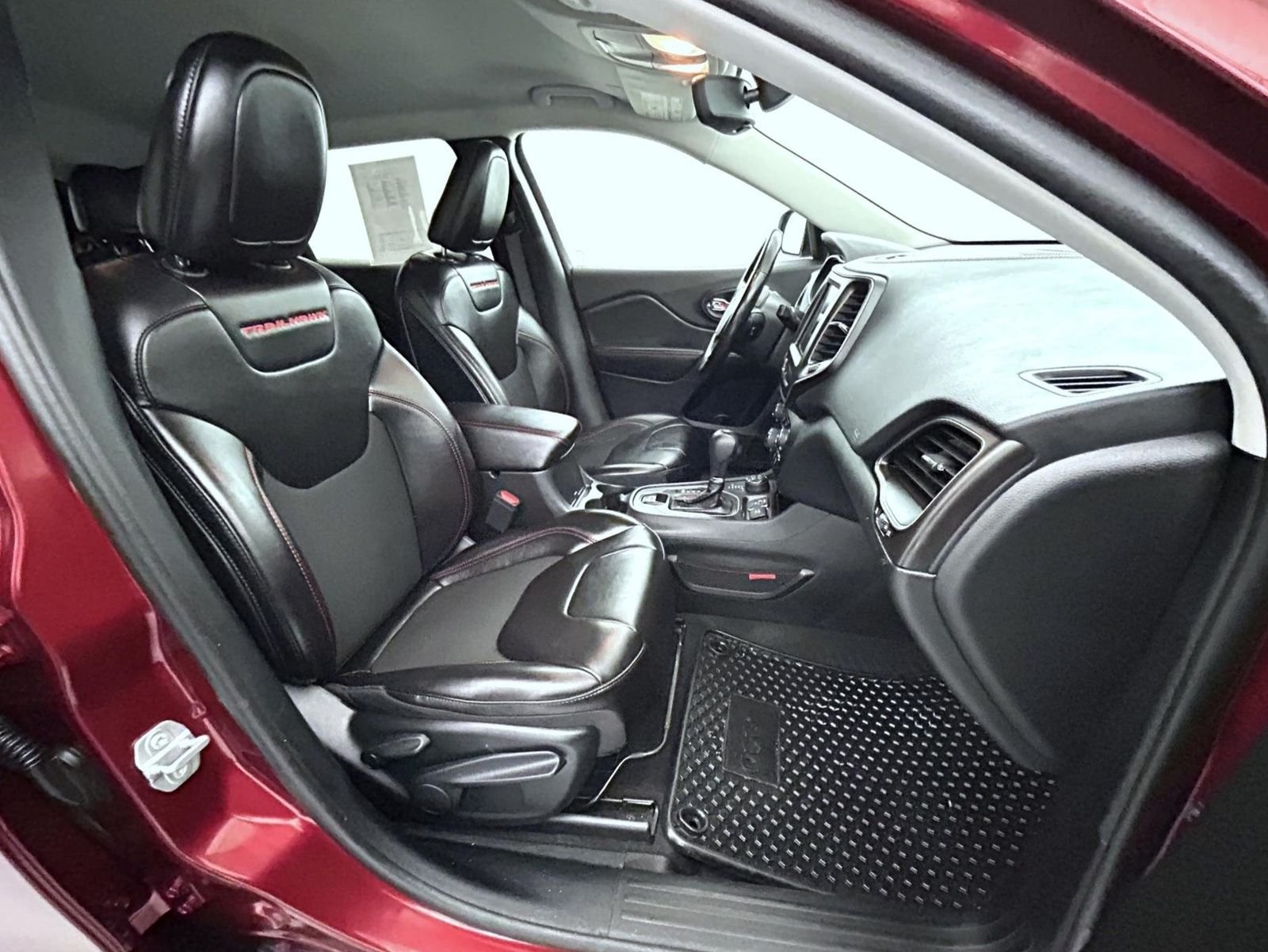 Used 2020 Red Jeep Trailhawk image 15