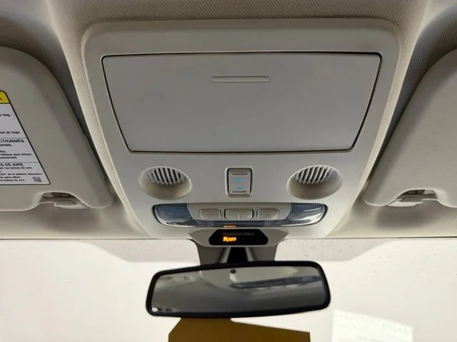Used 2022 White Ford SES image 36