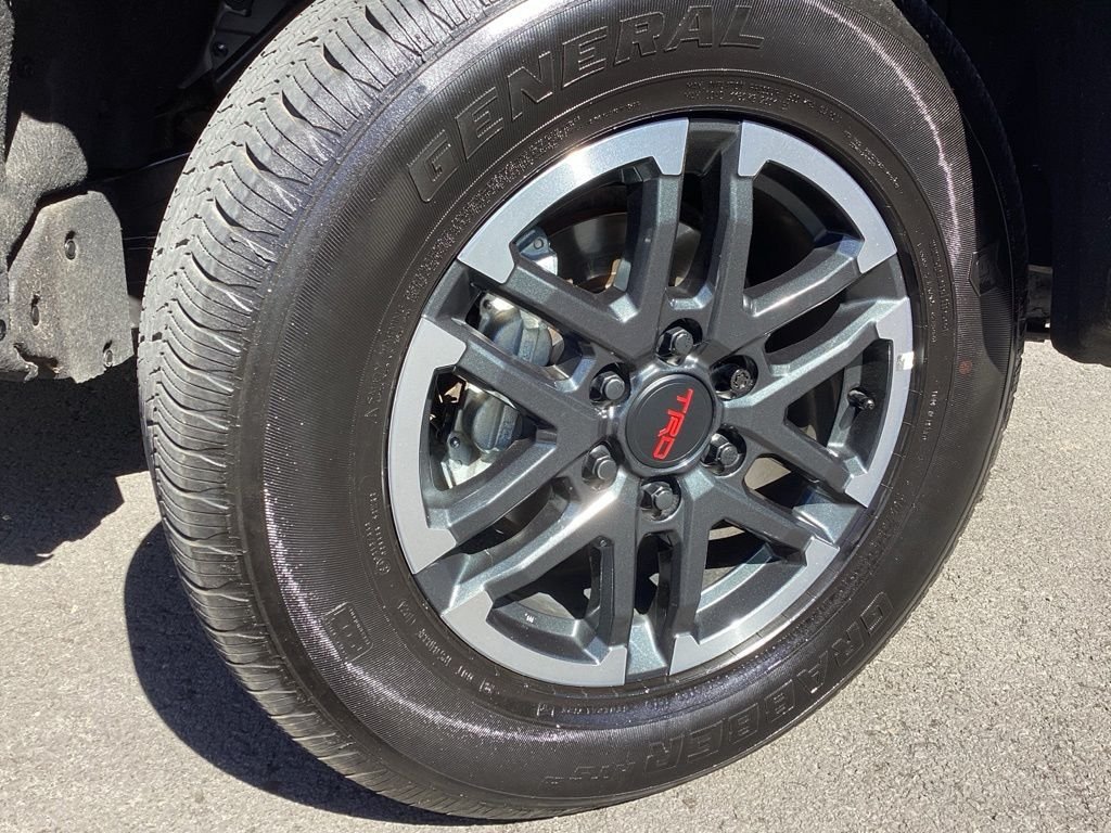 Used 2025  Toyota SR5 image 6