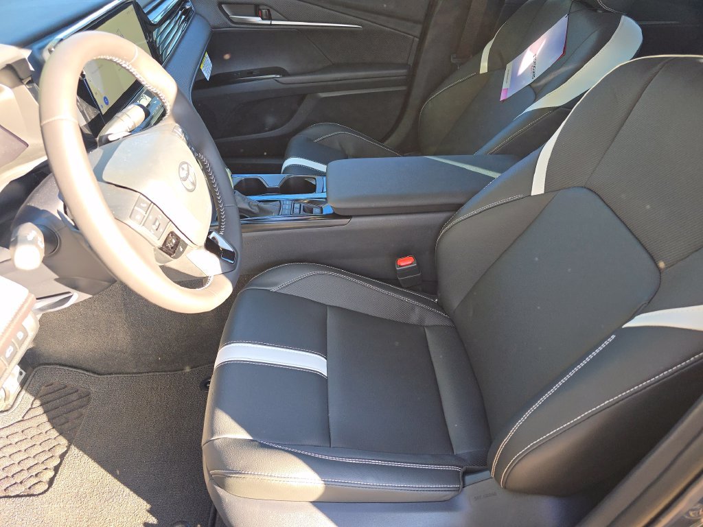 Used 2026  Toyota SE image 17