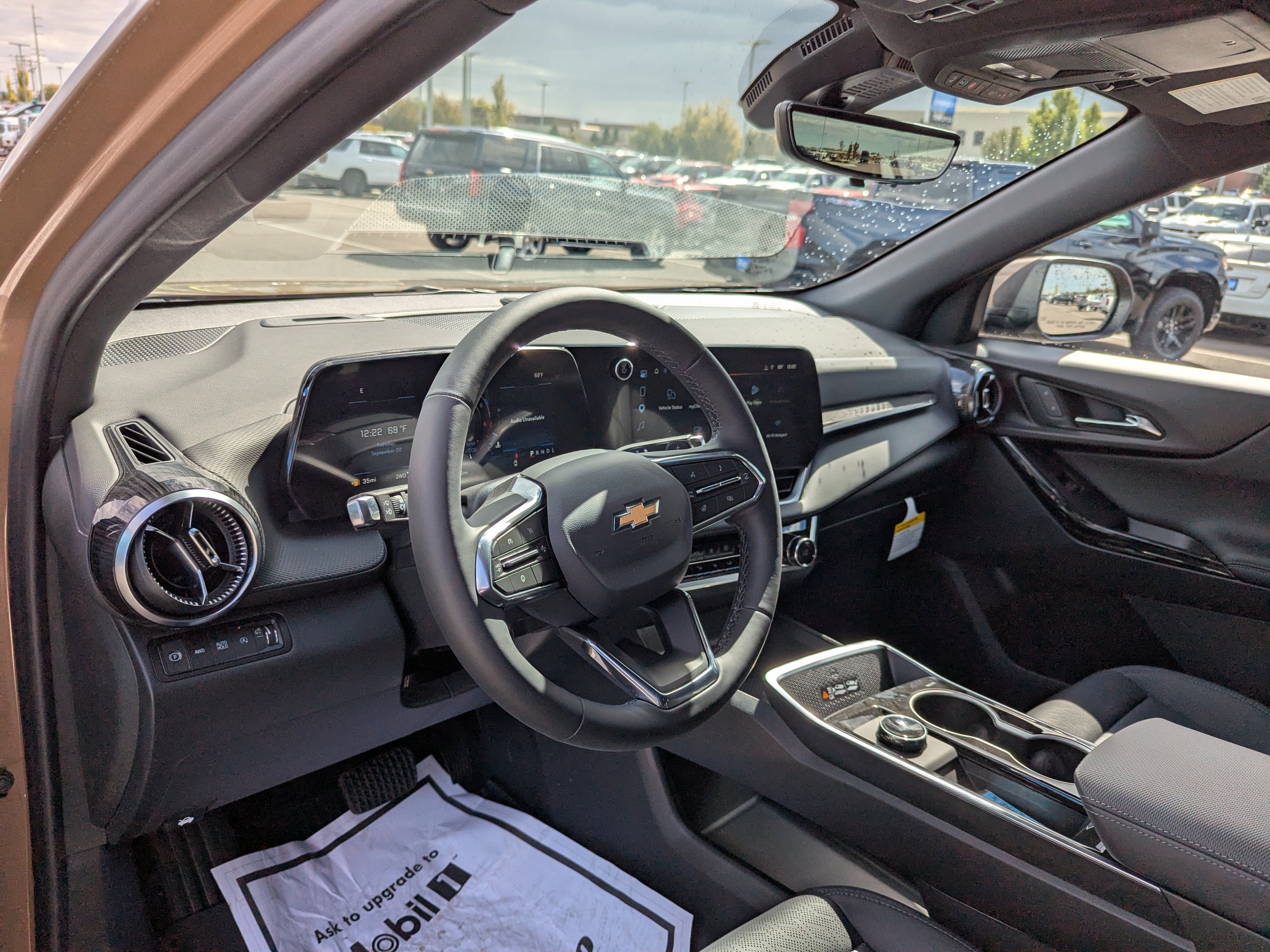2027 Chevrolet Equinox LT - Photo 11