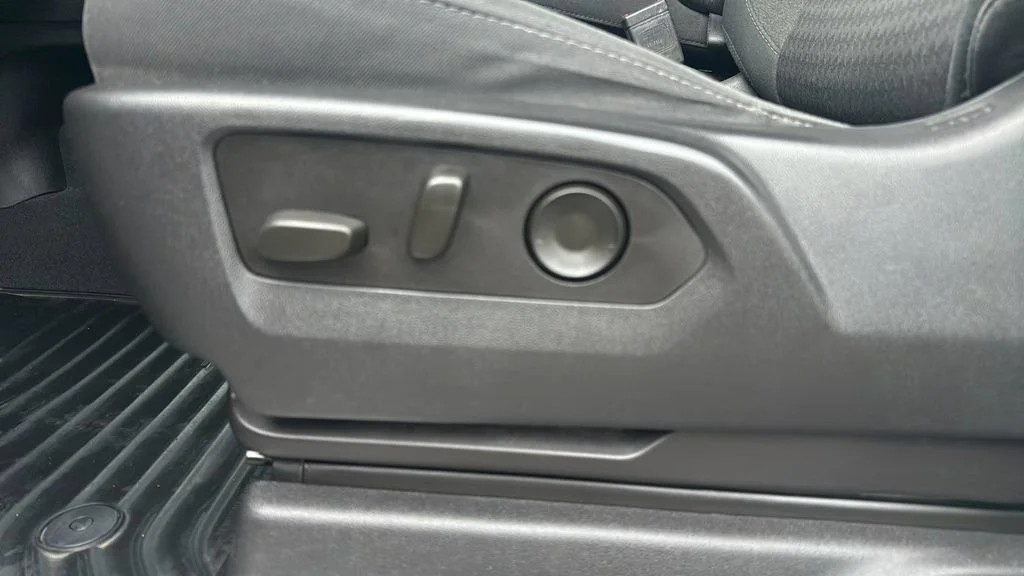 Used 2023 Summit White GMC Elevation image 23