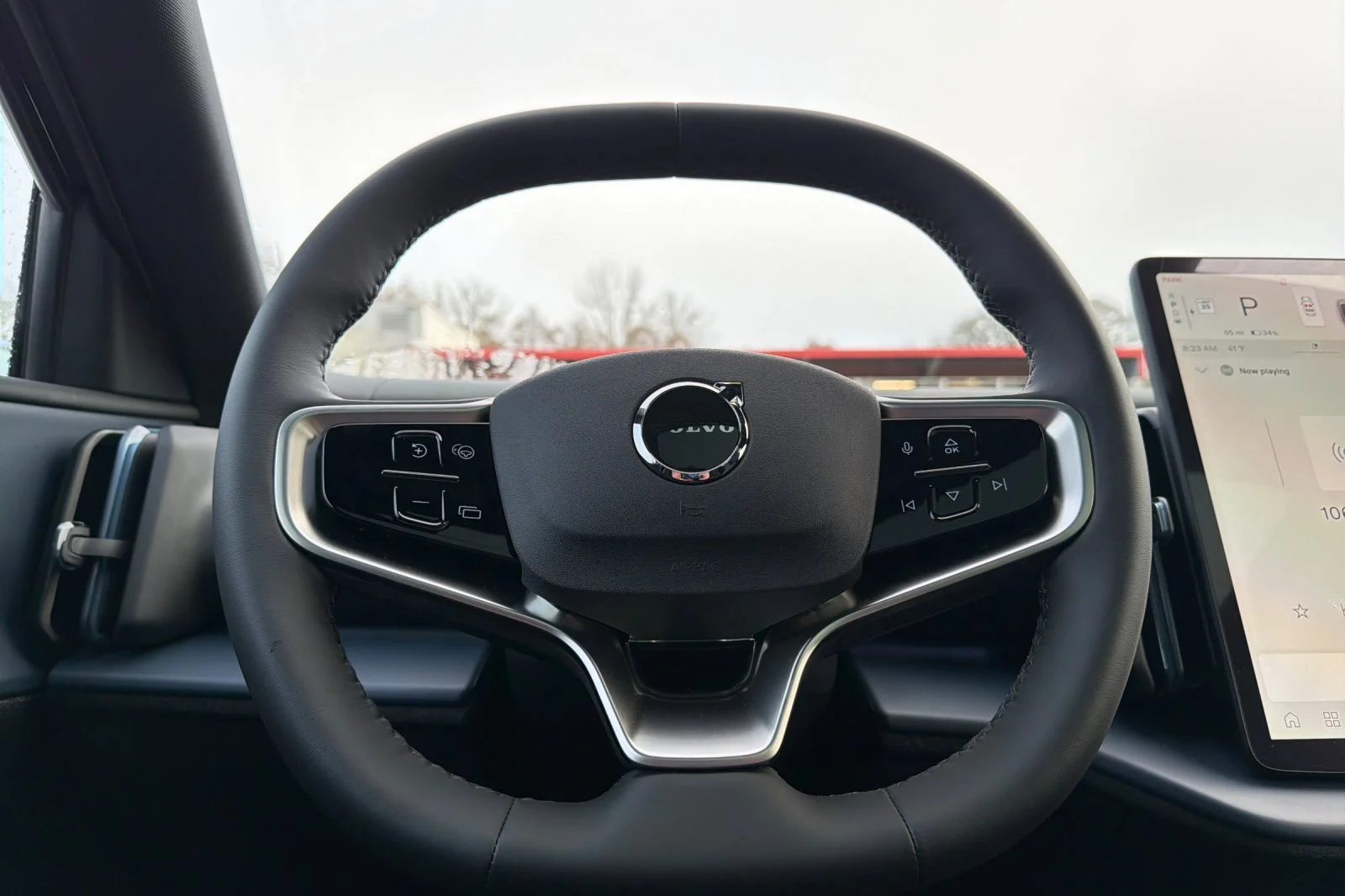 New 2026 ONYX BLACK Volvo Ultra image 19