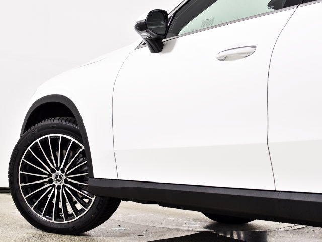 New 2027 Polar White Mercedes-Benz GLC 300 image 55
