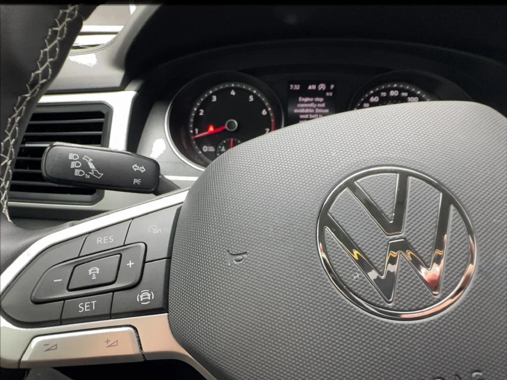 Used 2021 White Volkswagen 3.6L V6 SE w/Technology image 44