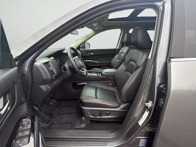 Used 2024 Gray Nissan SL image 10