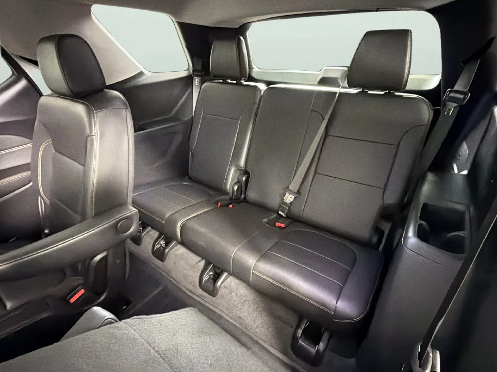 Used 2020 GRAPHITE METALLIC Chevrolet RS image 28