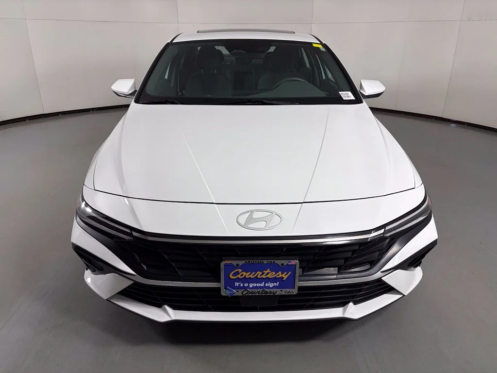 Used 2024 White Hyundai SEL image 3