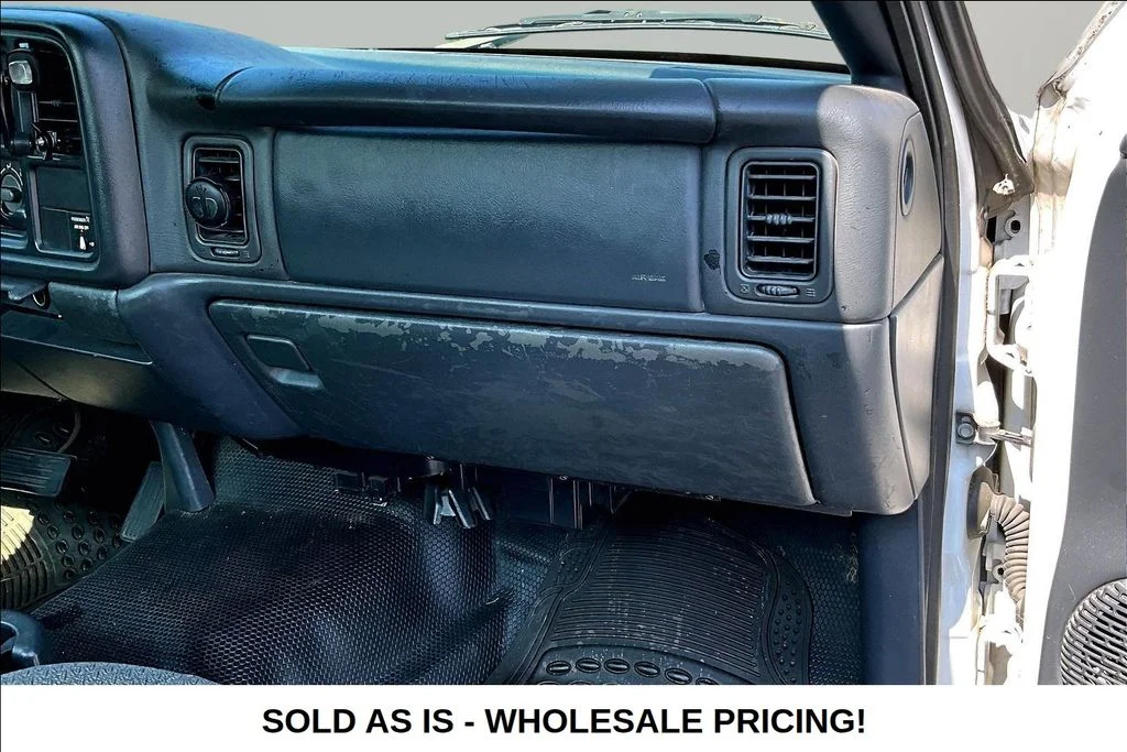 Used 2002 White Chevrolet Base image 22