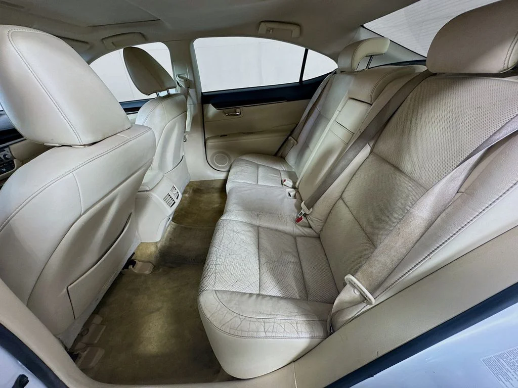 Used 2013 White Lexus 350 image 30