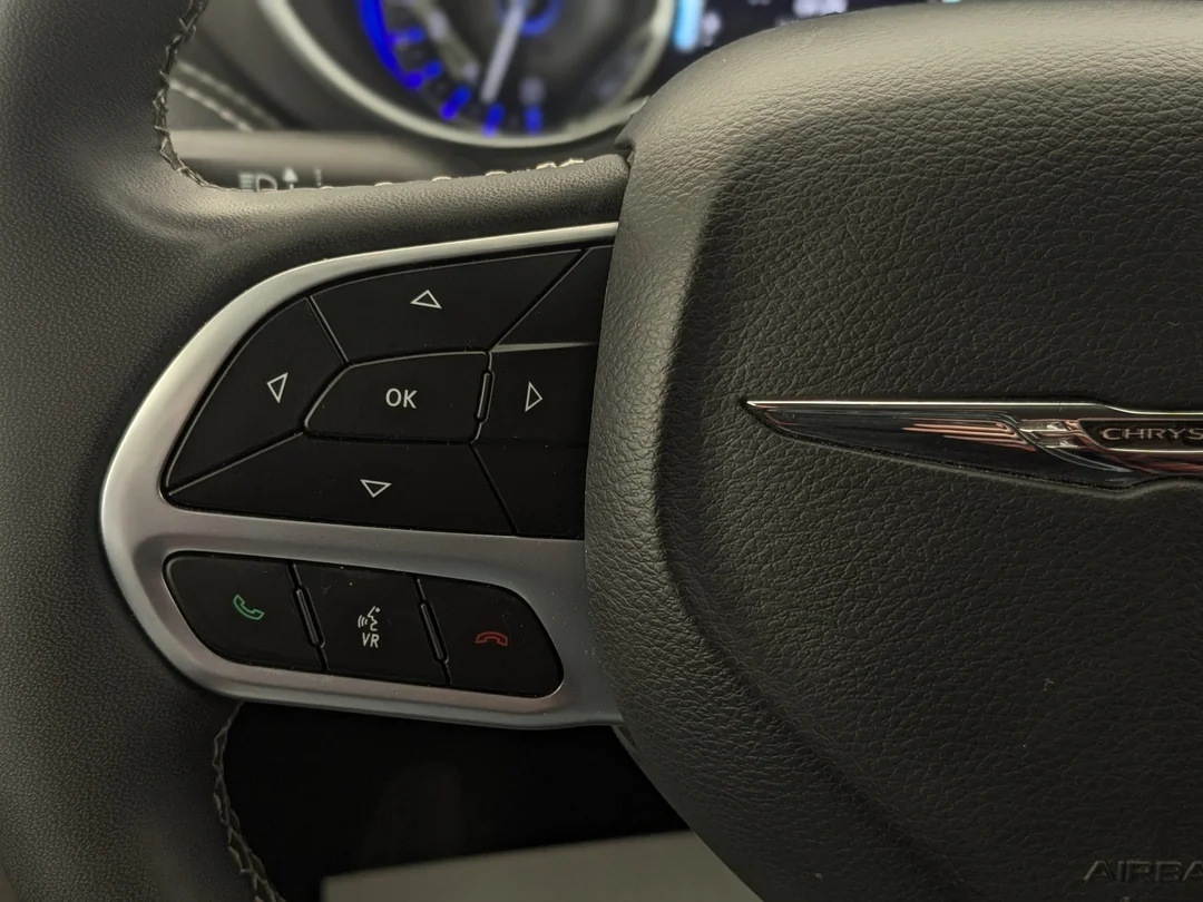 Certified Used 2022 White Chrysler Touring L - - AWD - Stow n Go Seating - 360 Cam - Remote Start - Pwr Sliding Doors & More! image 17