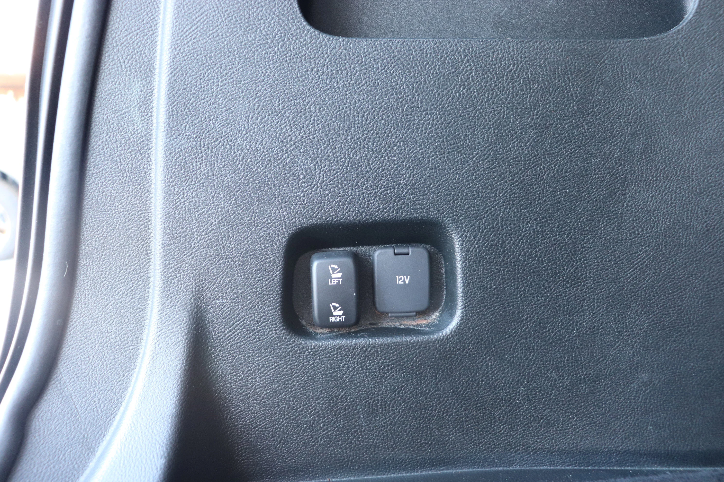 Certified Used 2022 Silver Ford SEL image 7