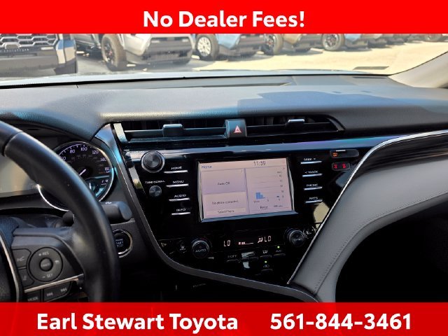 Used 2018 Silver Toyota XLE image 11