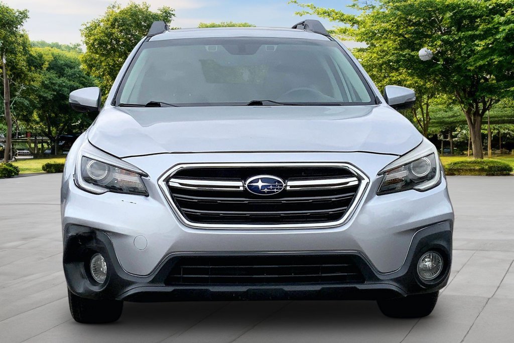 Used 2019 Silver Subaru 2.5i image 2
