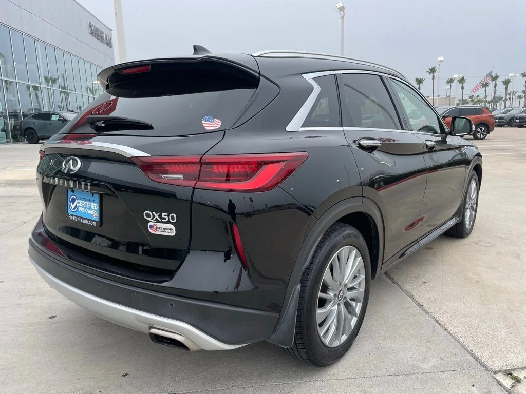 Used 2023 Black INFINITI LUXE image 3