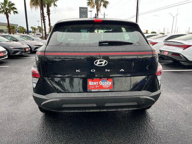 New 2026 Black Hyundai SE FWD image 6