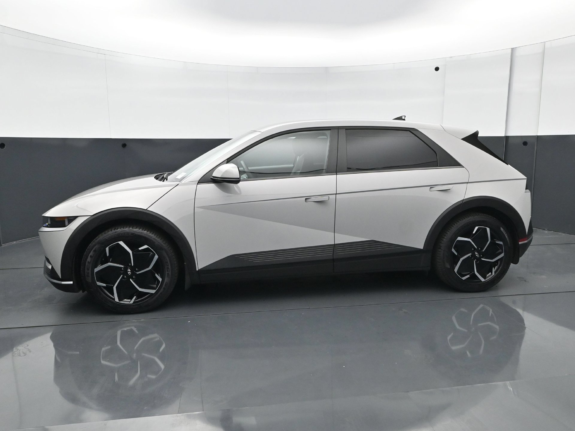 Used 2023 Hyundai IONIQ 5 SEL with VIN KM8KNDAF0PU201528 for sale in Minneapolis, Minnesota