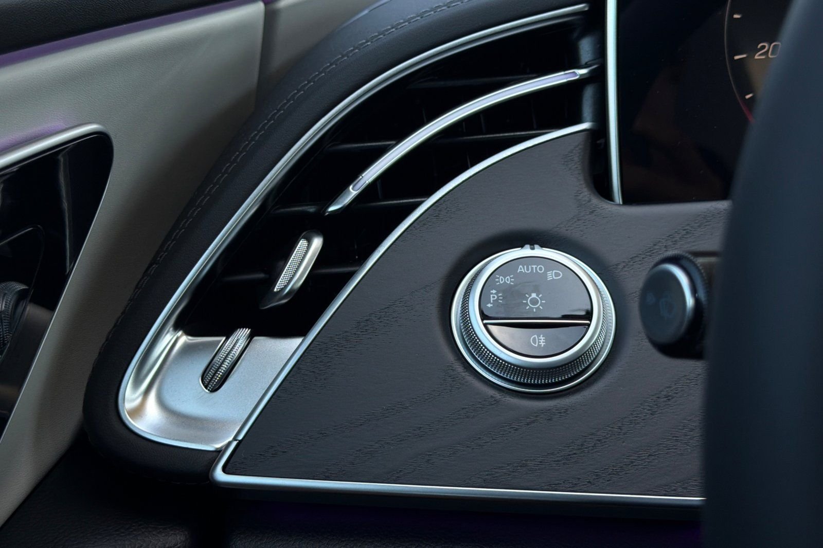 New 2026 Nautical Blue Metallic Mercedes-Benz E 450 image 31