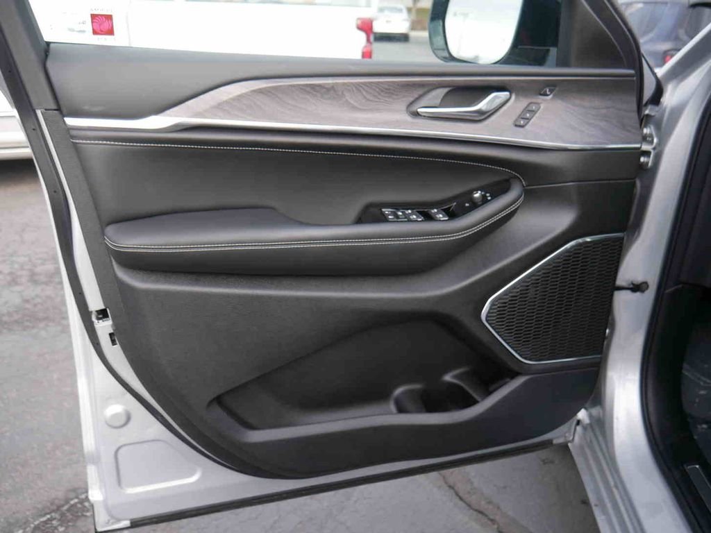 2025 Jeep Grand Cherokee L Overland - Photo 25