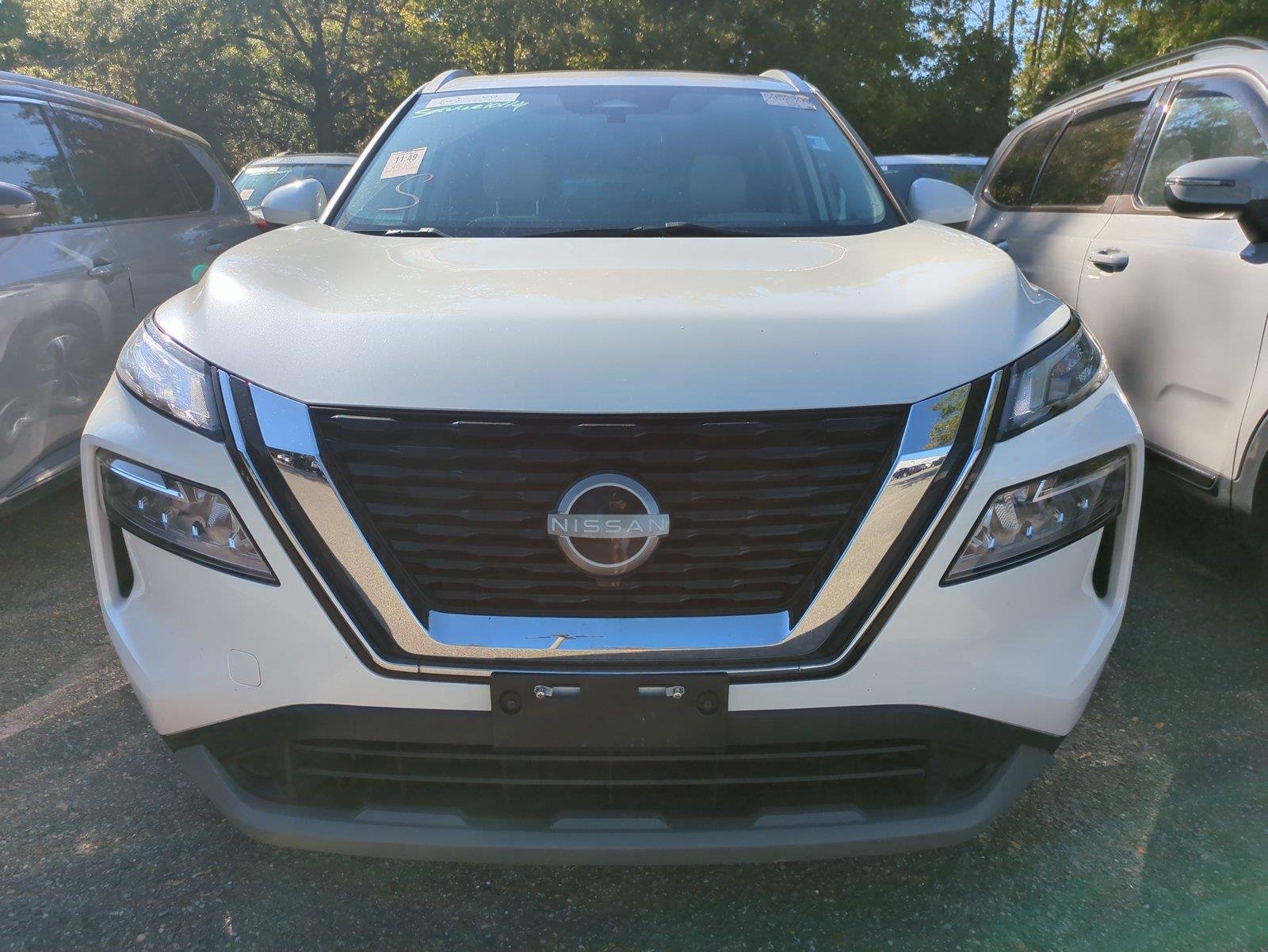 Used 2023 Pearl White Tricoat Nissan SV image 7
