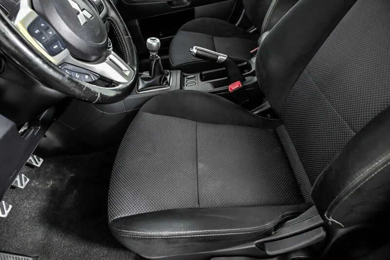 Used 2015 Apex Silver Metallic Mitsubishi GSR-1 OWNER-CLEAN CARFAX! image 18