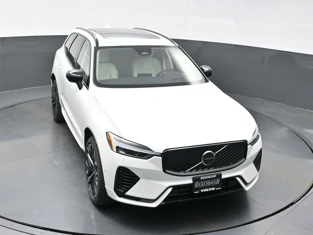 New 2026 Crystal White Volvo T8 Ultra image 28