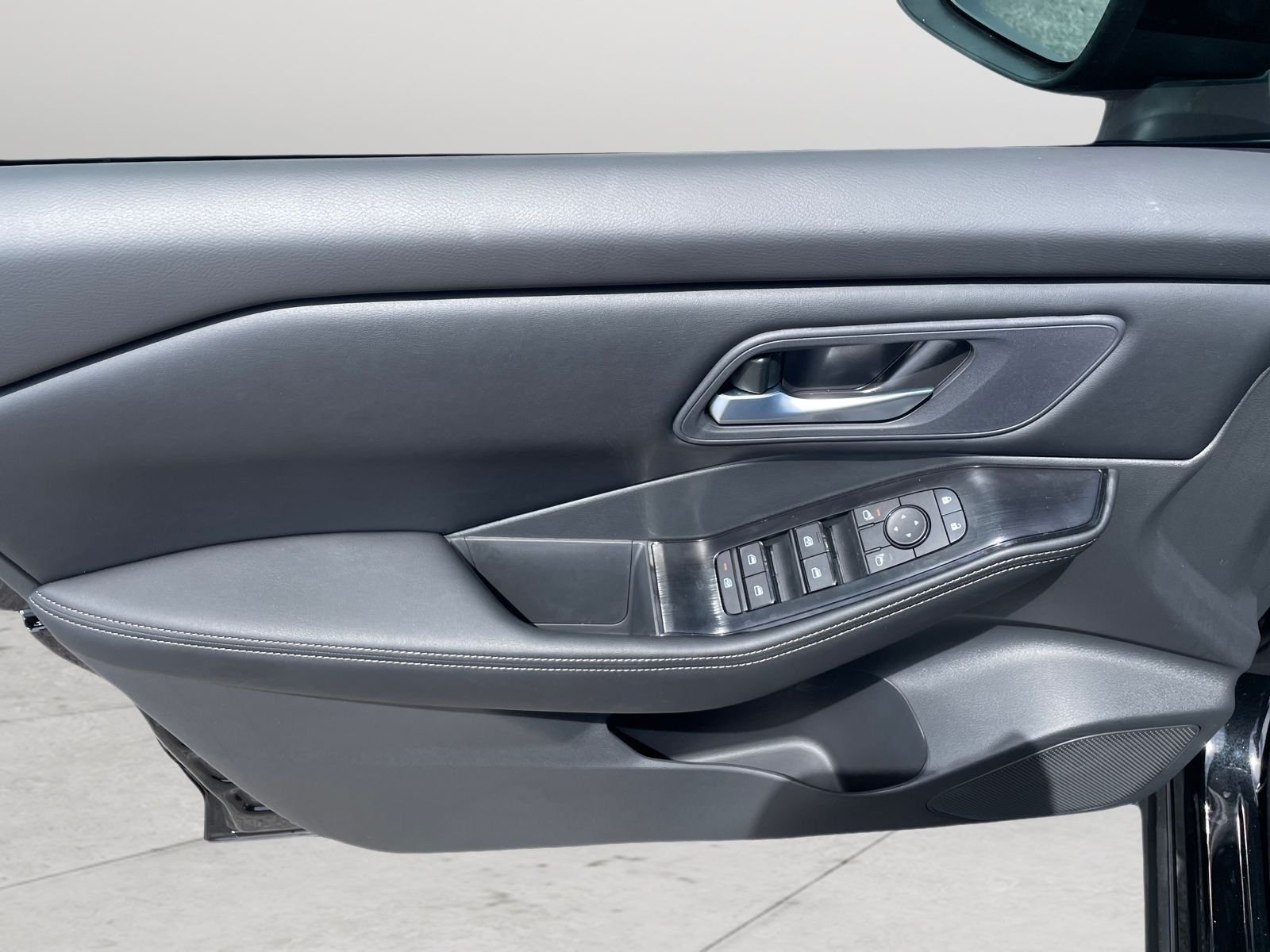 2026 Nissan Rogue SV - Photo 16