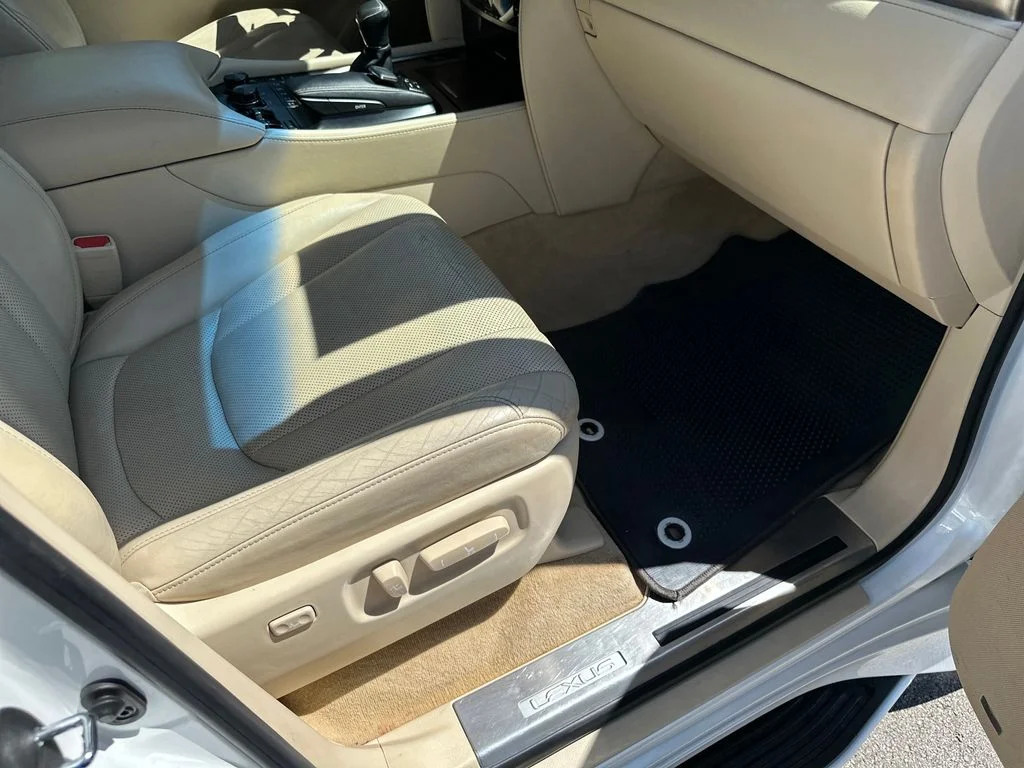Used 2020 White Lexus 570 image 39