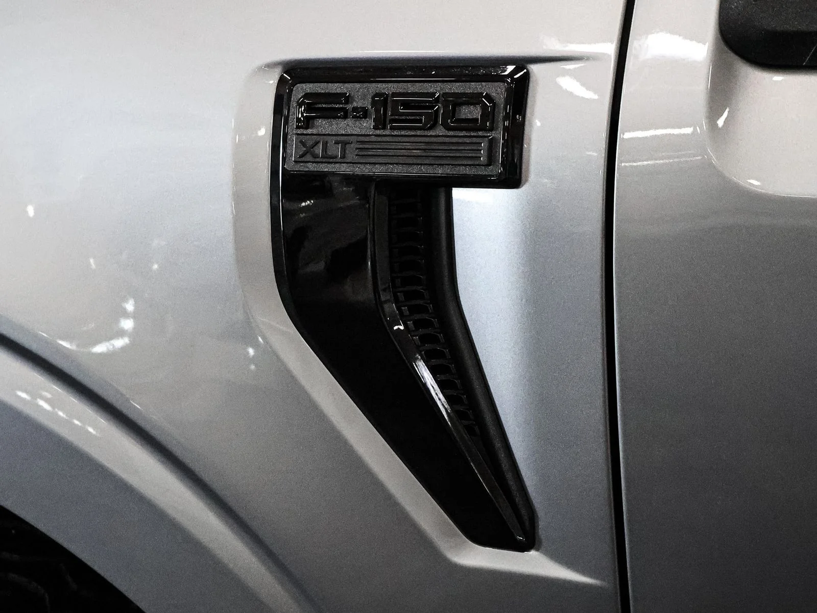 New 2026 Iconic Silver Metallic Ford XLT image 19